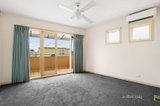 https://images.listonce.com.au/custom/160x/listings/6-napier-street-williamstown-vic-3016/481/01620481_img_07.jpg?ryA8-U57UKk