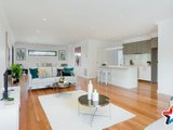 https://images.listonce.com.au/custom/160x/listings/6-naroo-road-mooroolbark-vic-3138/906/01524906_img_06.jpg?ndvF89VFktA