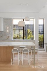 https://images.listonce.com.au/custom/160x/listings/6-nelson-road-camberwell-vic-3124/034/01821034_img_12.jpg?pNgI_XH8EJ0