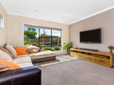 https://images.listonce.com.au/custom/160x/listings/6-newell-court-campbells-creek-vic-3451/786/00983786_img_02.jpg?a11tjZVJ-_U