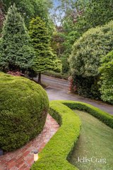 https://images.listonce.com.au/custom/160x/listings/6-panteg-road-sassafras-vic-3787/285/01991285_img_18.jpg?gpoh-m-DwL8