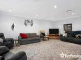 https://images.listonce.com.au/custom/160x/listings/6-parker-road-silvan-vic-3795/487/01526487_img_04.jpg?hX4mEUoARa8