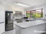 https://images.listonce.com.au/custom/160x/listings/6-parker-road-silvan-vic-3795/487/01526487_img_05.jpg?PUEN74D4z9A