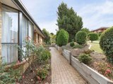 https://images.listonce.com.au/custom/160x/listings/6-patterdale-court-croydon-hills-vic-3136/427/01525427_img_09.jpg?ka5F5MR4azk