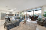 https://images.listonce.com.au/custom/160x/listings/6-paulette-court-blackburn-south-vic-3130/039/01031039_img_04.jpg?T3gT3ePPsN0