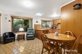 https://images.listonce.com.au/custom/160x/listings/6-pentland-court-glen-waverley-vic-3150/266/00756266_img_06.jpg?eU483VGfEfU