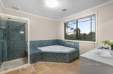 https://images.listonce.com.au/custom/160x/listings/6-pisces-court-lilydale-vic-3140/704/01302704_img_10.jpg?YTOmgcbCb4M