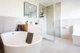 https://images.listonce.com.au/custom/160x/listings/6-rathgael-avenue-mount-martha-vic-3934/679/01953679_img_14.jpg?pRSQ9RQ8adQ