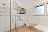 https://images.listonce.com.au/custom/160x/listings/6-ravenswood-court-nunawading-vic-3131/301/01741301_img_09.jpg?vDnn1zxo9y4