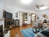 https://images.listonce.com.au/custom/160x/listings/6-reynolds-avenue-ringwood-vic-3134/000/00621000_img_04.jpg?wEQ1N55kpS8