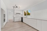 https://images.listonce.com.au/custom/160x/listings/6-scenic-court-croydon-north-vic-3136/183/01841183_img_17.jpg?o2XiOqRuREA