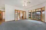 https://images.listonce.com.au/custom/160x/listings/6-sheehan-court-castlemaine-vic-3450/422/01069422_img_06.jpg?nJ-1erXqA-o