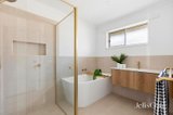 https://images.listonce.com.au/custom/160x/listings/6-st-cloud-court-highton-vic-3216/319/01978319_img_13.jpg?lCCxQAEGLz8