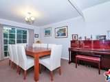 https://images.listonce.com.au/custom/160x/listings/6-sunrise-hill-road-montrose-vic-3765/713/01524713_img_08.jpg?ojRfzUihips