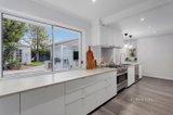 https://images.listonce.com.au/custom/160x/listings/6-tanya-court-croydon-hills-vic-3136/774/01724774_img_06.jpg?xhvsR0ZM6NQ