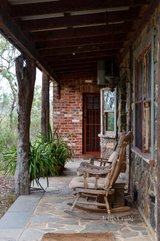 https://images.listonce.com.au/custom/160x/listings/6-taylor-road-hurstbridge-vic-3099/382/01480382_img_16.jpg?JcTZt-uk3Zg