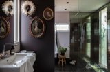 https://images.listonce.com.au/custom/160x/listings/6-thackeray-street-elwood-vic-3184/694/01821694_img_09.jpg?vDOacol05Wo