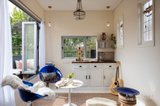 https://images.listonce.com.au/custom/160x/listings/6-thackeray-street-elwood-vic-3184/694/01821694_img_10.jpg?6BychTf-MEA