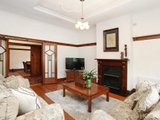 https://images.listonce.com.au/custom/160x/listings/6-the-crescent-footscray-vic-3011/222/01202222_img_03.jpg?wuYGeLhrXfo