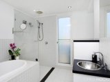 https://images.listonce.com.au/custom/160x/listings/6-the-crescent-footscray-vic-3011/222/01202222_img_13.jpg?1pWakrF6TOw