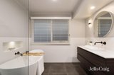 https://images.listonce.com.au/custom/160x/listings/6-the-eyrie-eltham-vic-3095/209/01812209_img_08.jpg?n4KFUhOfF1E