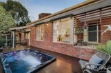 https://images.listonce.com.au/custom/160x/listings/6-the-eyrie-eltham-vic-3095/209/01812209_img_12.jpg?vf-teJzDrow