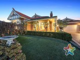 https://images.listonce.com.au/custom/160x/listings/6-tudor-drive-mooroolbark-vic-3138/540/01525540_img_01.jpg?Ln-1WyOKAsA