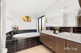 https://images.listonce.com.au/custom/160x/listings/6-walden-avenue-wheelers-hill-vic-3150/725/01904725_img_11.jpg?VeA0AUZX7_4