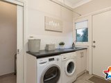 https://images.listonce.com.au/custom/160x/listings/6-wedgewood-court-yarra-glen-vic-3775/843/01524843_img_15.jpg?aDwBJjzNtPI