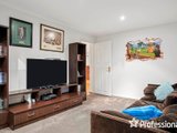 https://images.listonce.com.au/custom/160x/listings/6-wills-court-mooroolbark-vic-3138/472/01526472_img_09.jpg?Yms99a3MCqg