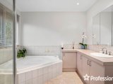 https://images.listonce.com.au/custom/160x/listings/6-wills-court-mooroolbark-vic-3138/472/01526472_img_11.jpg?jW_yQZDkcr4