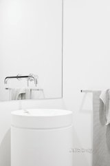 https://images.listonce.com.au/custom/160x/listings/6-woodgate-street-south-melbourne-vic-3205/346/01727346_img_13.jpg?VgfiUadXnyI
