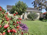 https://images.listonce.com.au/custom/160x/listings/60-bell-street-yarra-glen-vic-3775/269/01525269_img_10.jpg?hf68rXbwy4I