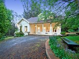 https://images.listonce.com.au/custom/160x/listings/60-ellison-street-kinglake-vic-3763/395/01525395_img_23.jpg?cgcq-UyZtqU