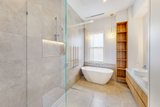 https://images.listonce.com.au/custom/160x/listings/60-milton-street-elwood-vic-3184/870/01950870_img_04.jpg?IvkEtSPKIl8