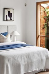 https://images.listonce.com.au/custom/160x/listings/60-staughton-road-glen-iris-vic-3146/724/01932724_img_21.jpg?lc2e1H7Ucmc