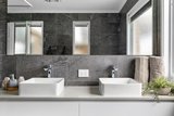 https://images.listonce.com.au/custom/160x/listings/60-tamboon-drive-st-helena-vic-3088/186/01954186_img_06.jpg?h7XEC6cVdUI