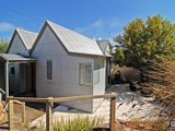 https://images.listonce.com.au/custom/160x/listings/602-laurie-street-golden-point-vic-3350/799/01575799_img_20.jpg?1-EwEGuNXcY