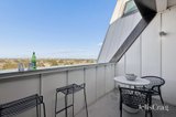 https://images.listonce.com.au/custom/160x/listings/60428-riddell-parade-elsternwick-vic-3185/986/01947986_img_08.jpg?Lwlp-2MJYFQ