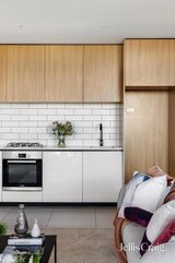 https://images.listonce.com.au/custom/160x/listings/6046-station-street-moorabbin-vic-3189/349/01980349_img_13.jpg?46sEVm4QpvQ