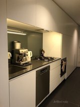 https://images.listonce.com.au/custom/160x/listings/6047-king-street-prahran-vic-3181/764/01811764_img_06.jpg?AiwbxbbzWPM