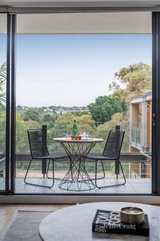 https://images.listonce.com.au/custom/160x/listings/608-wallen-road-hawthorn-vic-3122/504/01323504_img_08.jpg?SFP7C5NGsmE