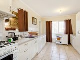 https://images.listonce.com.au/custom/160x/listings/61-balmoral-street-kilsyth-vic-3137/214/00621214_img_04.jpg?8_c-UciCg7o