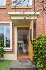 https://images.listonce.com.au/custom/160x/listings/61-field-street-clifton-hill-vic-3068/620/01973620_img_02.jpg?cOJqbesWBjM