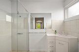 https://images.listonce.com.au/custom/160x/listings/61-holloway-road-croydon-north-vic-3136/237/01814237_img_11.jpg?mTTcmN5FwjM