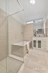 https://images.listonce.com.au/custom/160x/listings/61-lee-ann-street-forest-hill-vic-3131/540/01768540_img_08.jpg?zIn93YjlsSg
