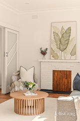 https://images.listonce.com.au/custom/160x/listings/61-mackie-road-bentleigh-east-vic-3165/315/01985315_img_04.jpg?eKxIALj24k4