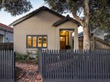 https://images.listonce.com.au/custom/160x/listings/61-mansfield-street-thornbury-vic-3071/870/01002870_img_01.jpg?pLwoStzCPgo