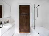 https://images.listonce.com.au/custom/160x/listings/61-mansfield-street-thornbury-vic-3071/870/01002870_img_12.jpg?CTiE7R69c04