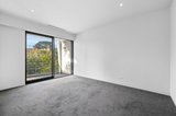 https://images.listonce.com.au/custom/160x/listings/61-marshall-avenue-kew-vic-3101/317/01906317_img_06.jpg?6O5PH2P17M8
